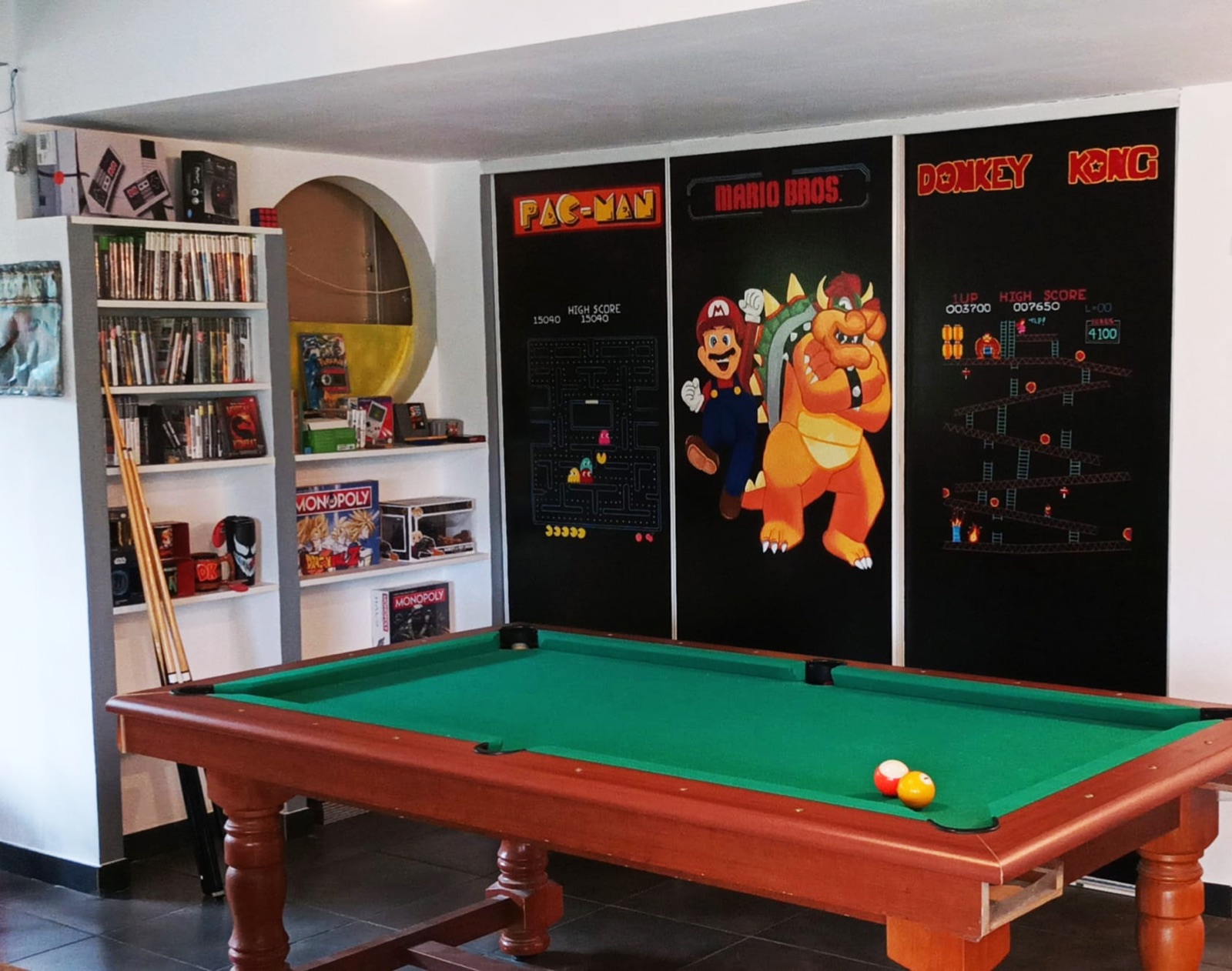 Peinture sur portes de placard thème Mario Pacman Donkey Kong